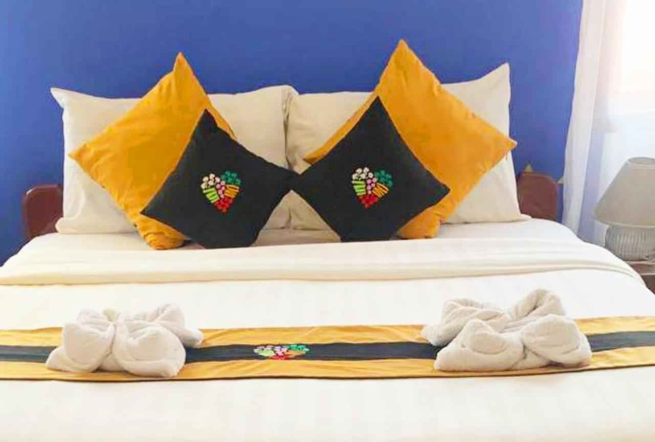 Antonios Villa Hotel Siem Reap Exterior photo